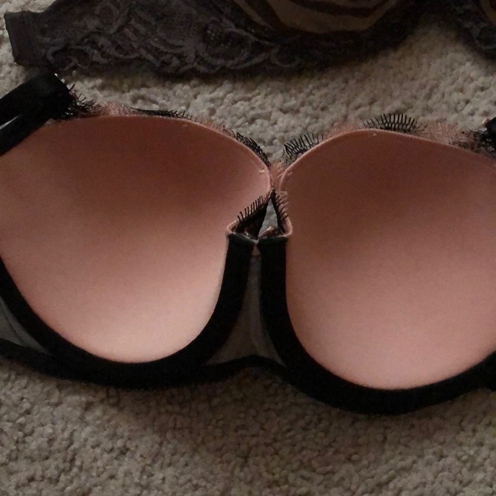 Bras - Picture 4 of 8
